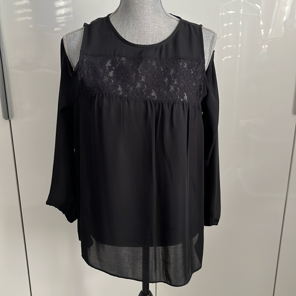 MICHAEL KORS Long Sleeve Black Cold Shoulder Blouse Lace Detail, Size M